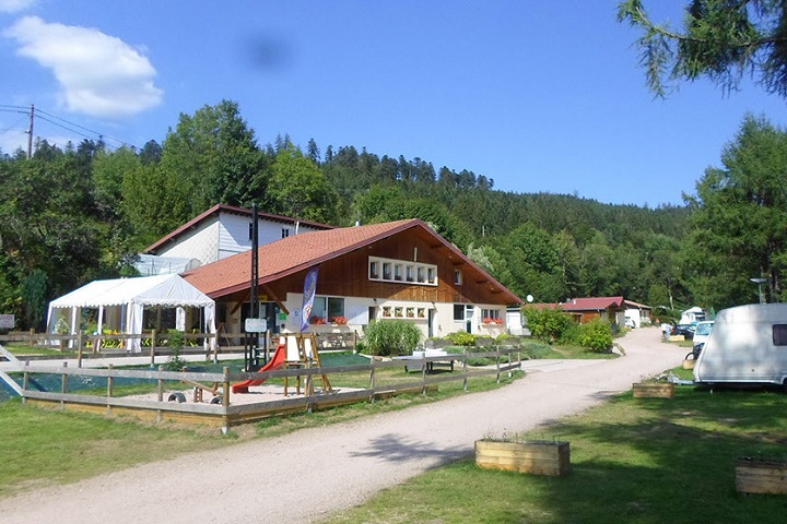 Camping A l' Eau Vive **